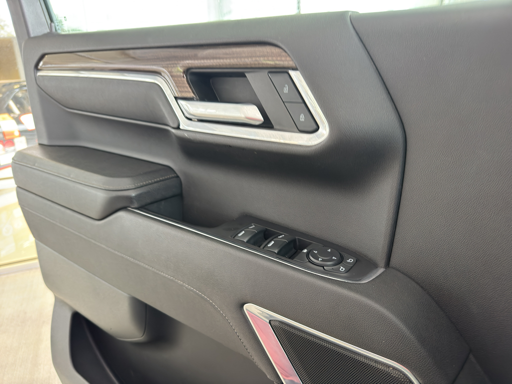 2023 Chevrolet Silverado 1500 LT photo 16