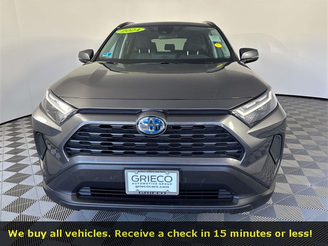 2024 Toyota RAV4 Hybrid XLE photo 2