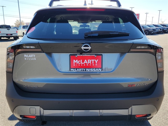 2025 Nissan Kicks SR photo 4
