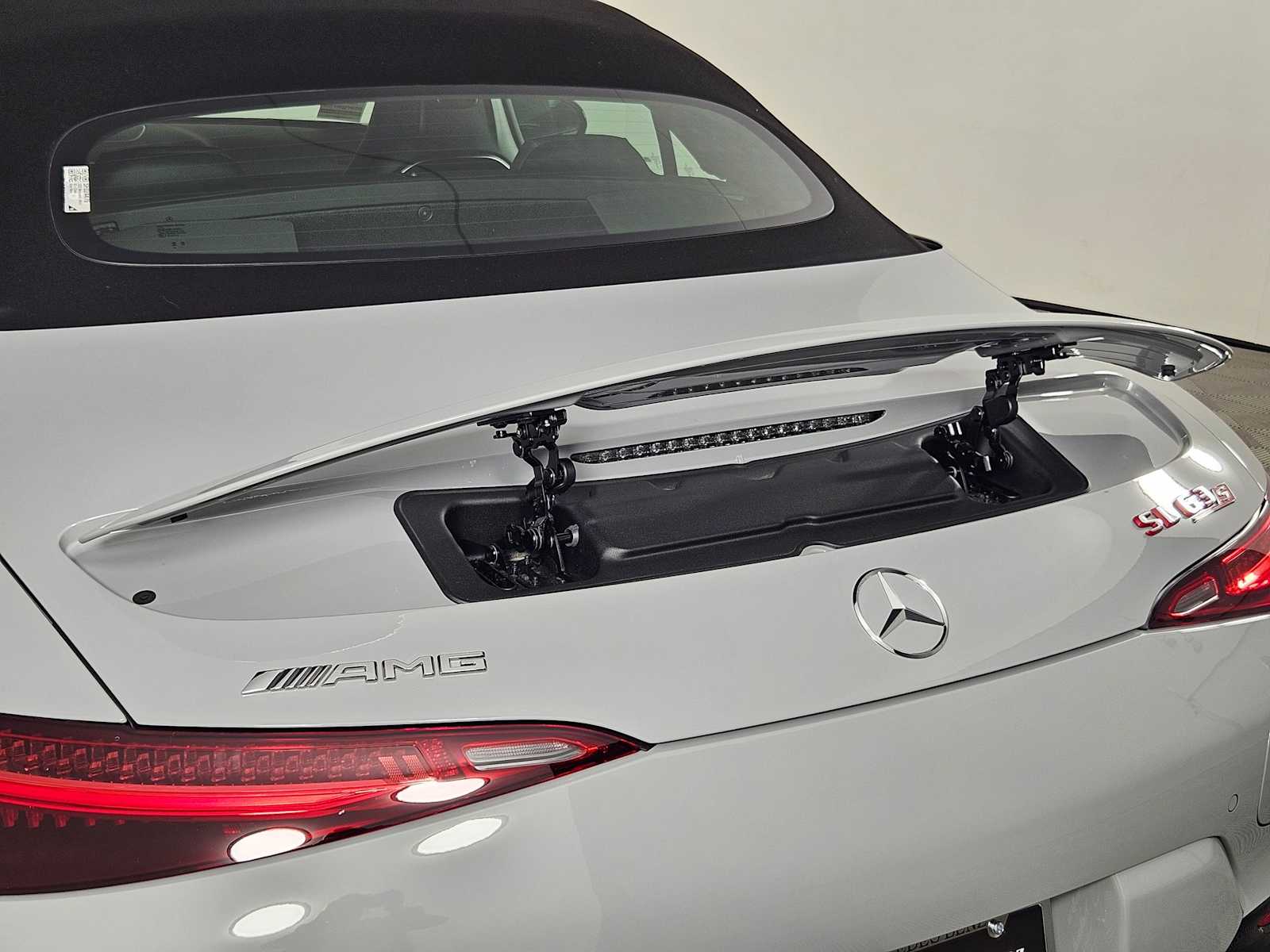 2025 Mercedes Benz SL AMG 63 photo 38
