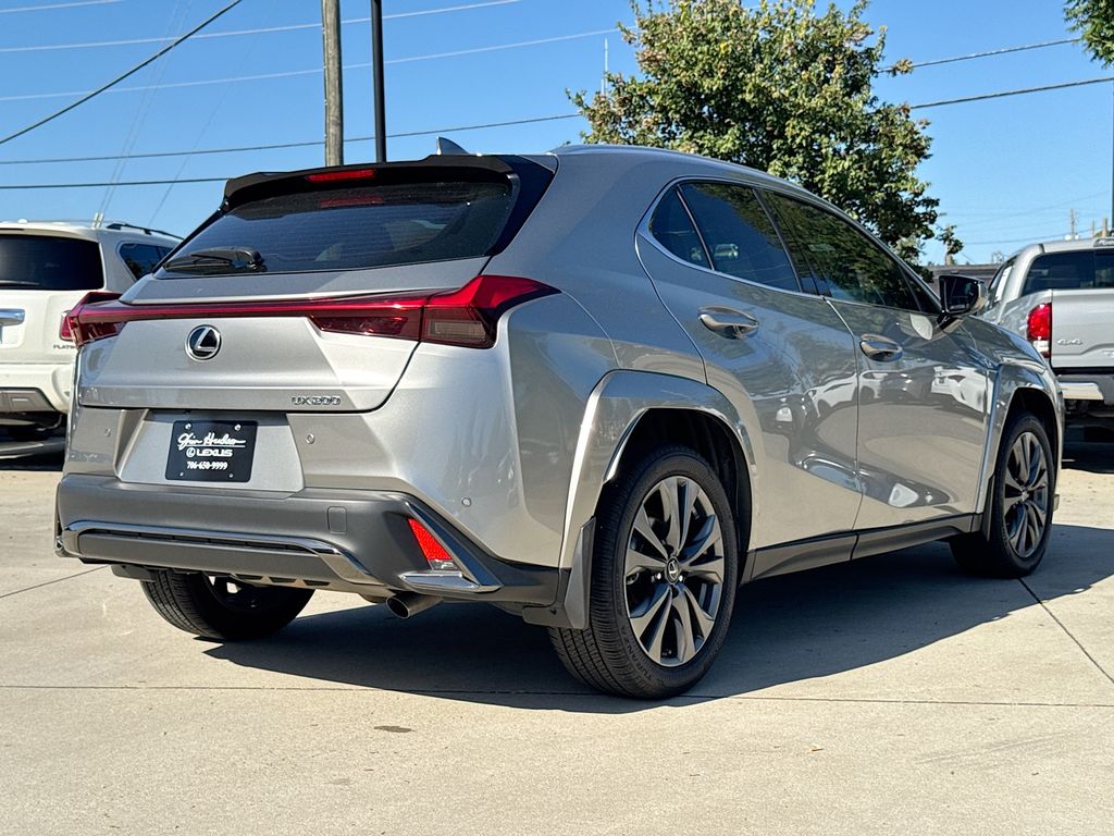 2022 Lexus UX 200 F SPORT photo 6