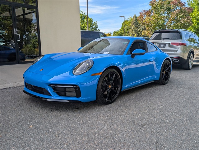 2023 Porsche 911 4 T photo 2