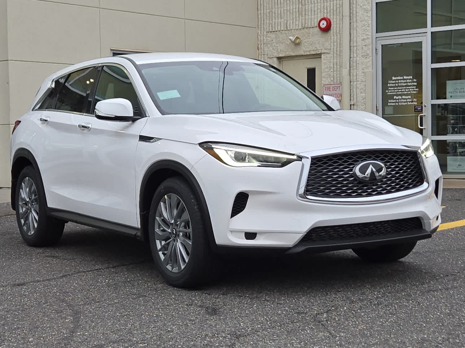 2025 Infiniti QX50 PURE photo 2