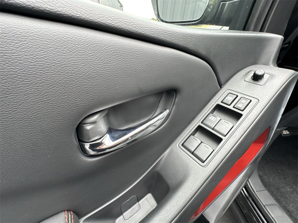 2025 Nissan Frontier PRO-4X photo 13