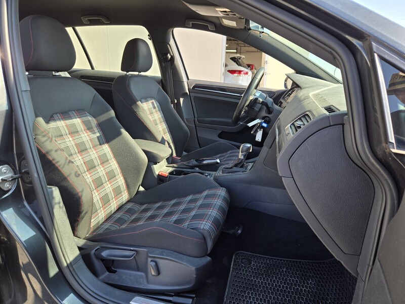 2017 Volkswagen Golf GTI S photo 14