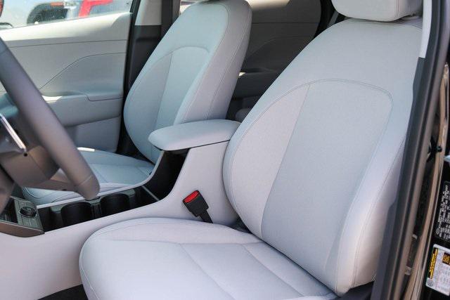 New 2025 Black Hyundai SEL Convenience FWD image 8