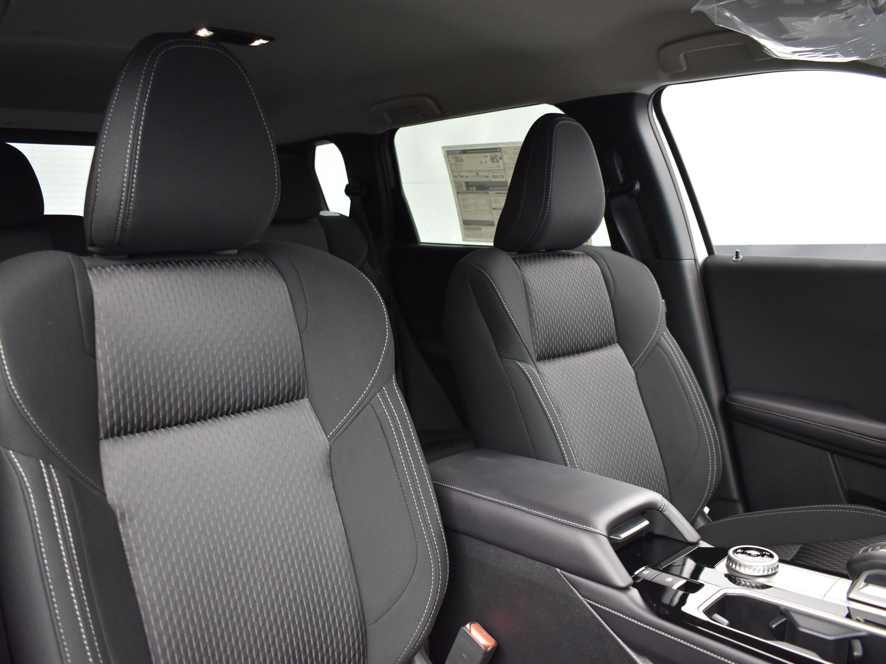 2025 Mitsubishi Outlander ES photo 17