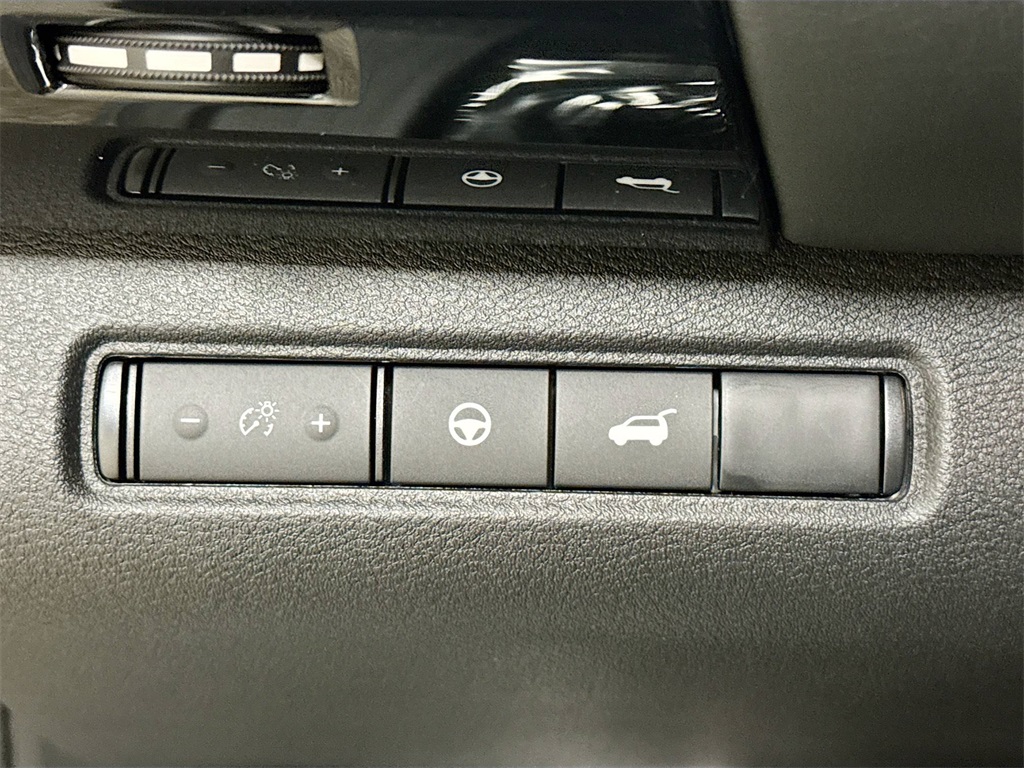 2025 Nissan Pathfinder SV photo 37