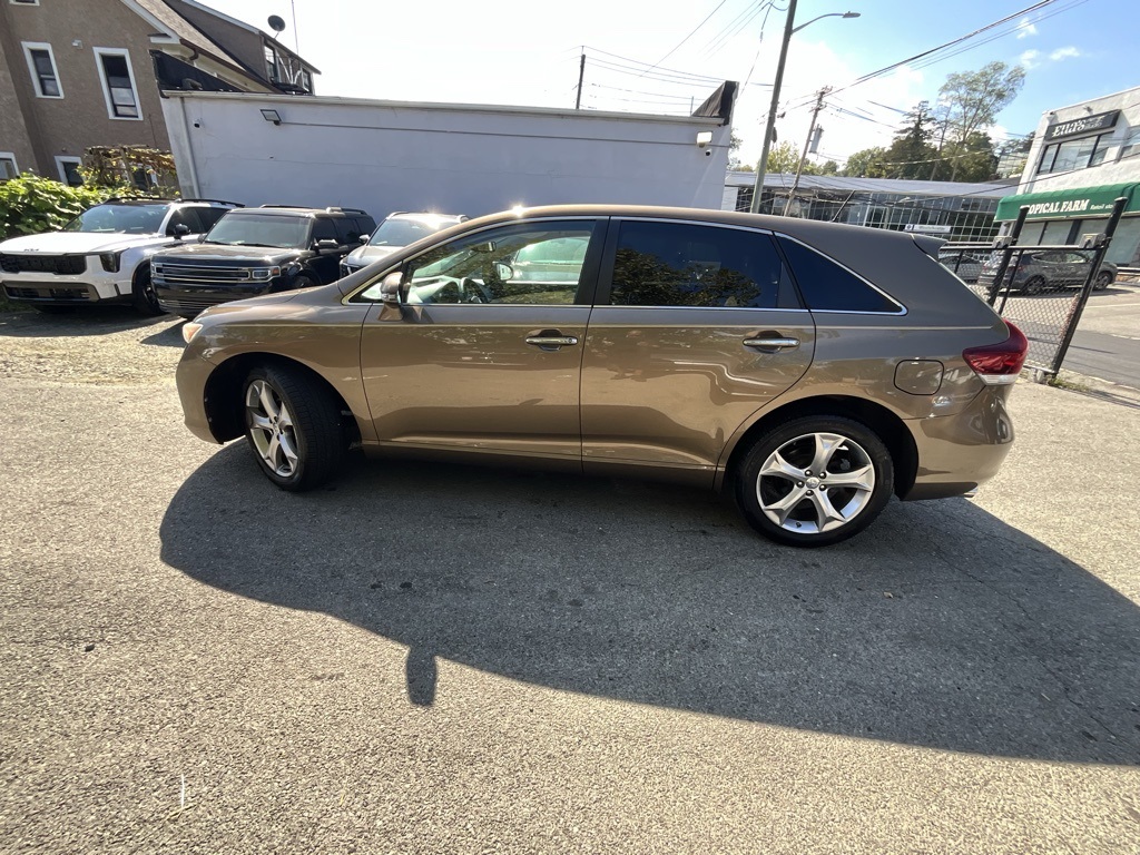 2013 Toyota Venza LE photo 3