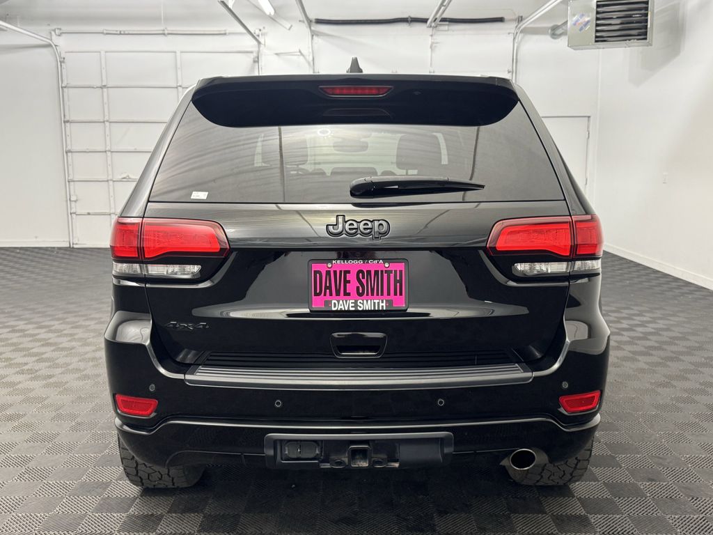 2020 Jeep Grand Cherokee Altitude photo 3