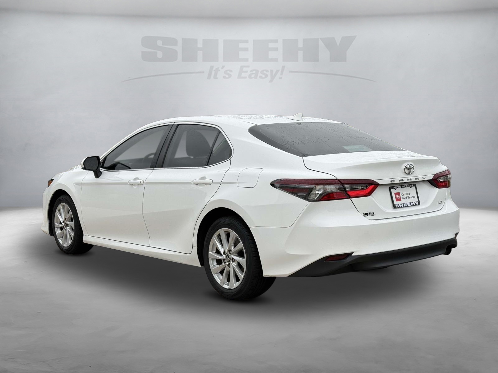 2023 Toyota Camry LE photo 23