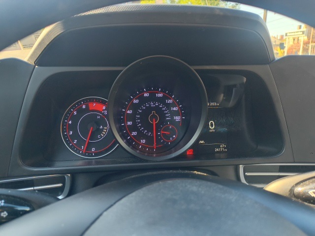 2023 Hyundai Elantra SEL photo 6