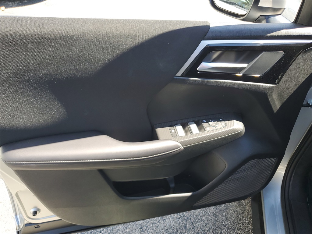 2025 Mitsubishi Outlander PHEV ES photo 16