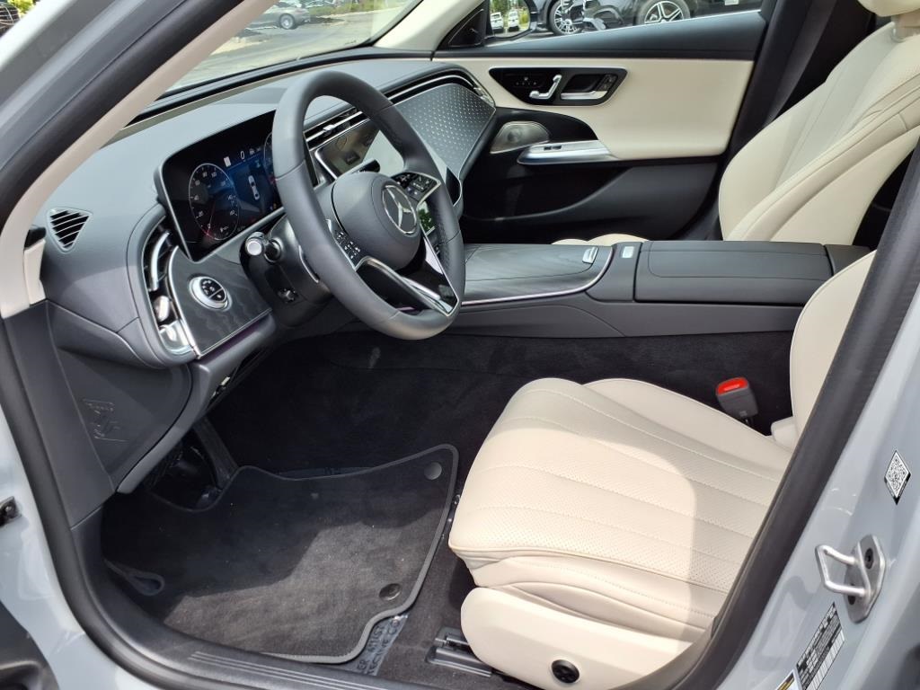 2024 Mercedes Benz E 350 4MATIC photo 9
