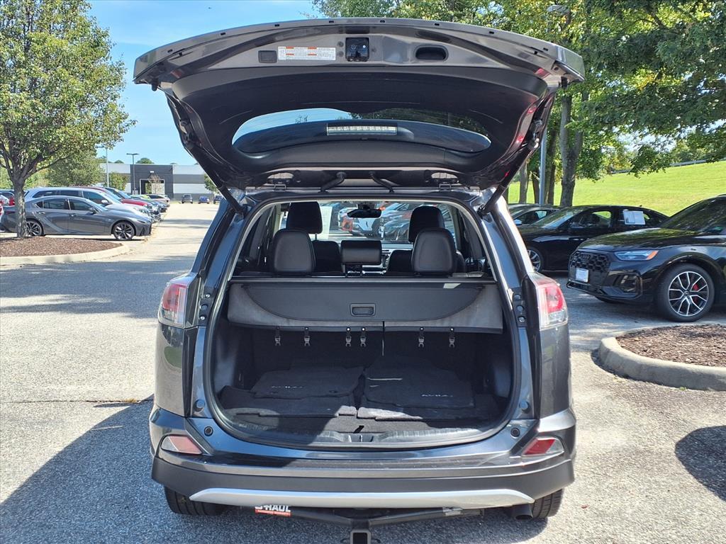 2018 Toyota RAV4 Limited photo 8