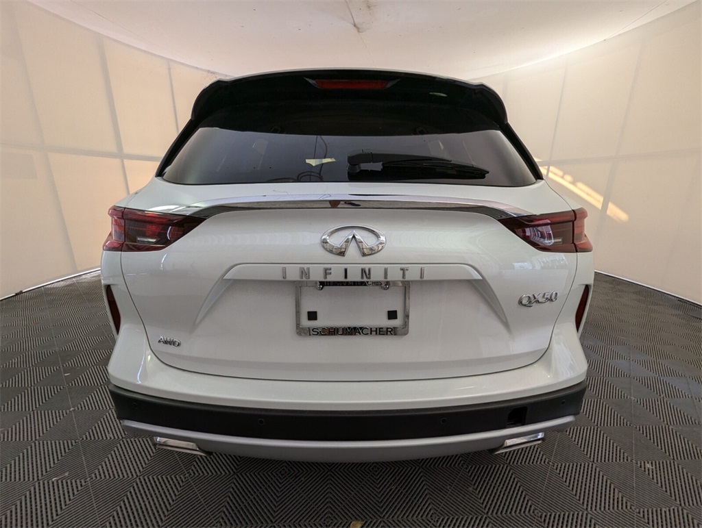 2025 Infiniti QX50 Luxe AWD photo 9