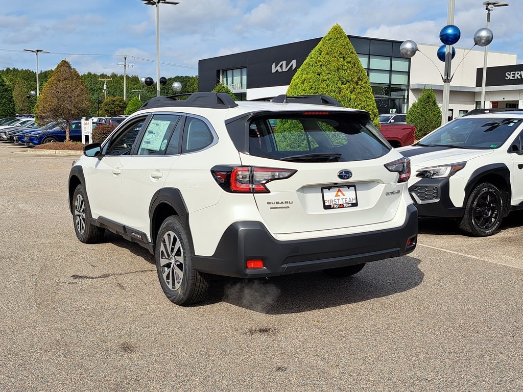 2025 Subaru Outback Base photo 4