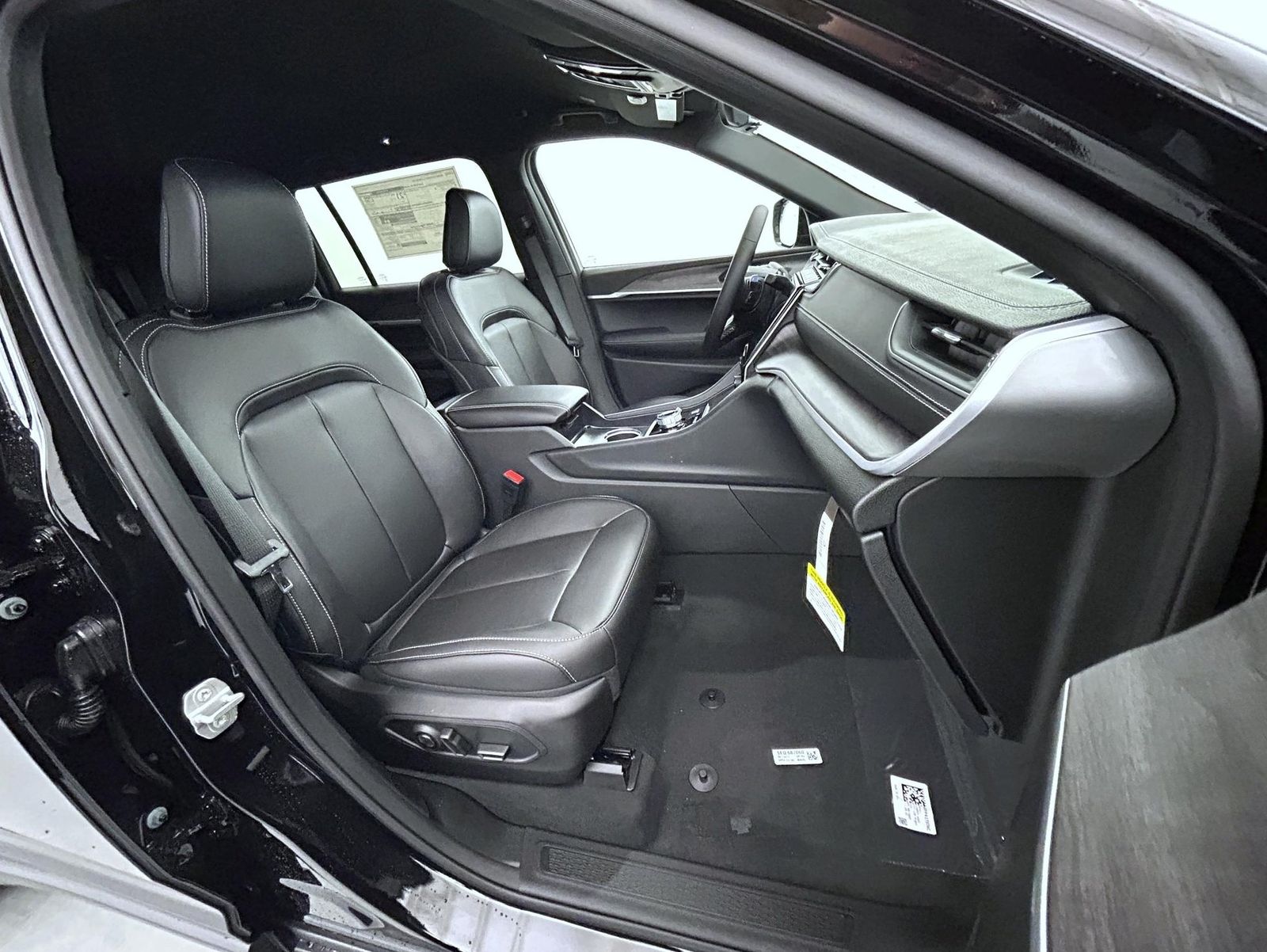 2025 Jeep Grand Cherokee Limited photo 12