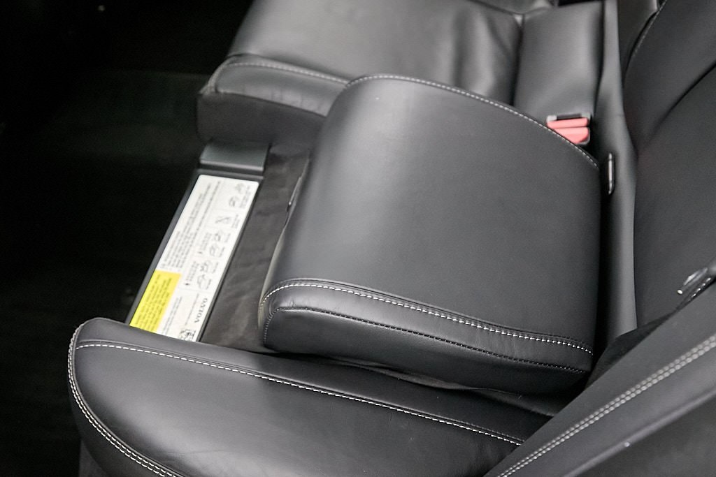 2023 VOLVO XC60 - Image 22