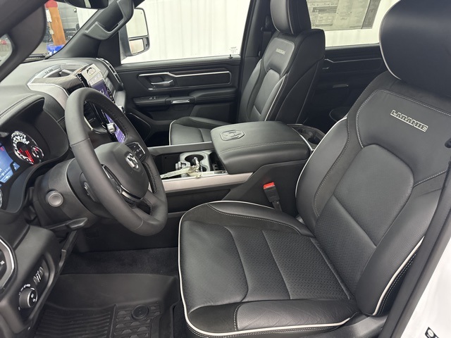 2025 Toyota RAV4 Laramie photo 4