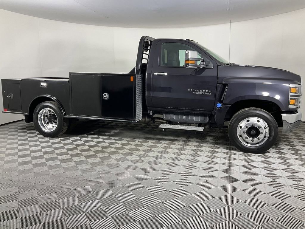 2024 Chevrolet Silverado 4500HD LT photo 4