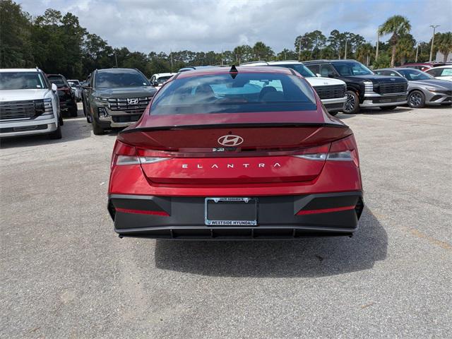 2025 Hyundai Elantra SEL Sport photo 4