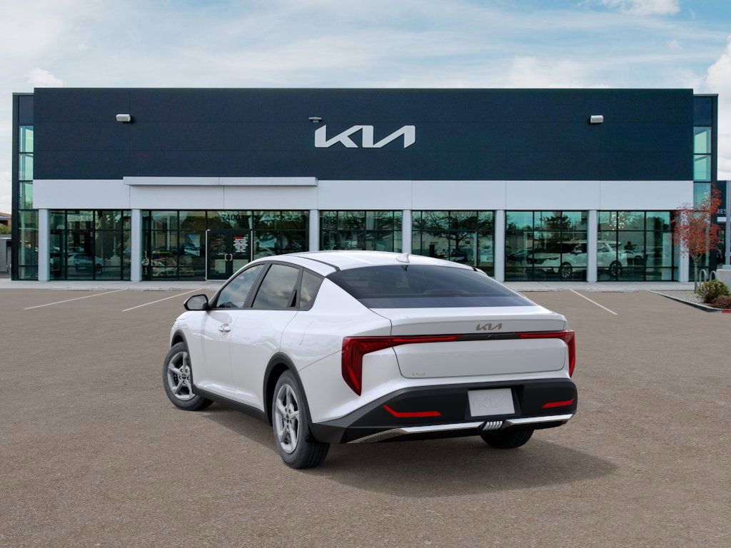 2025 Kia K4 LXS photo 4