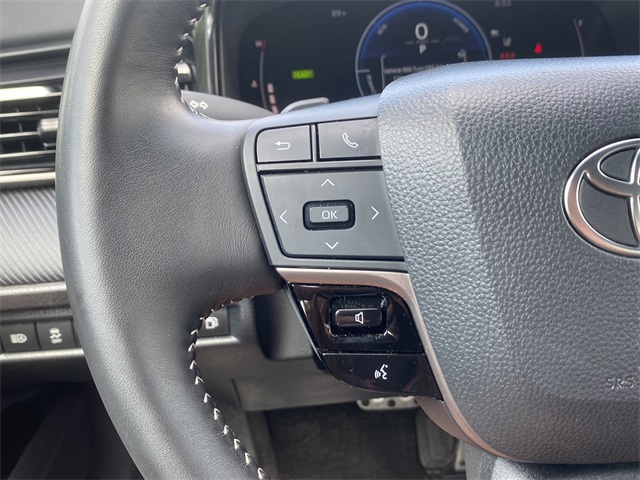 2025 Toyota Camry SE photo 23