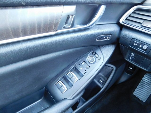 2019 Honda Accord EX-L photo 23