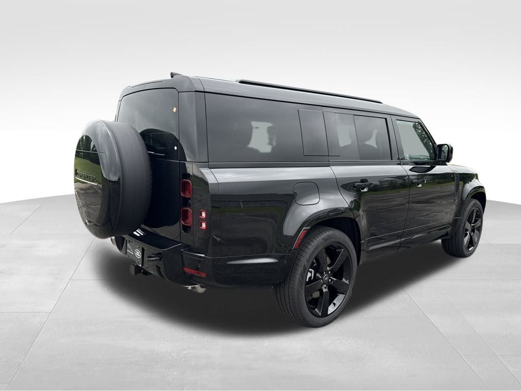 2025 Land Rover Defender 130 X-Dynamic SE photo 7
