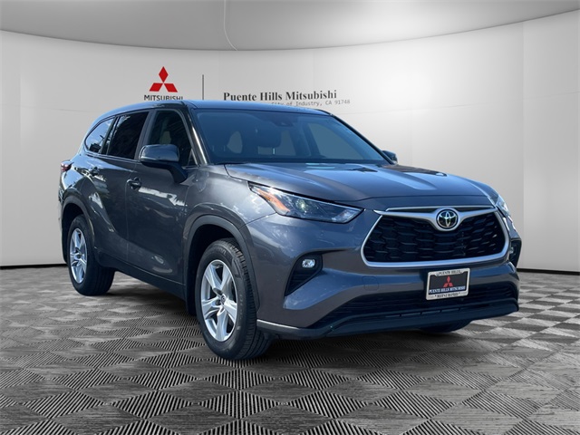 Used 2023 Magnetic Gray Metallic Toyota L image 3