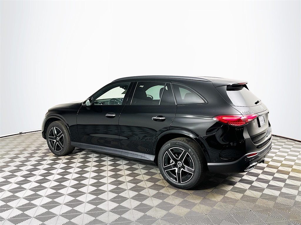 2026 Mercedes Benz GLC 300 4MATIC photo 4