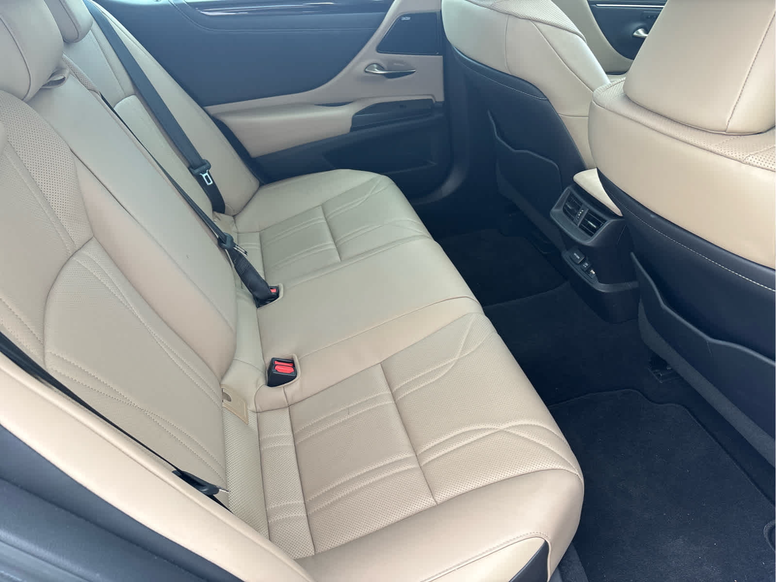 2020 Lexus ES 350 Luxury photo 13