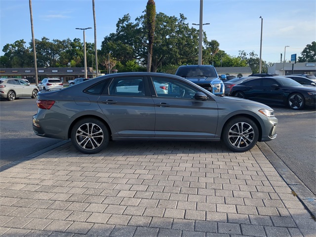 2025 Volkswagen Jetta 1.5T Sport photo 3