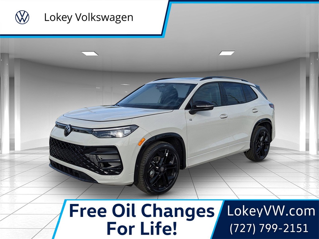 2026 Volkswagen Tiguan SE R-LINE BLACK's photo