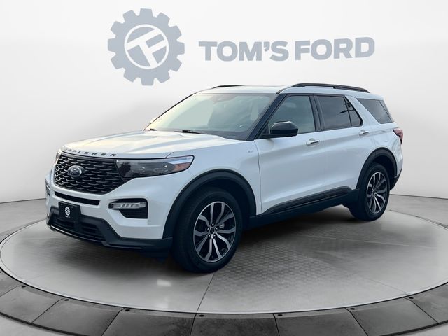 2022 Ford Explorer ST-LINE's photo