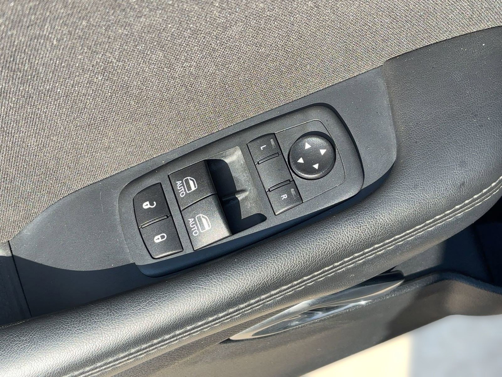 2020 Dodge Challenger SXT photo 12