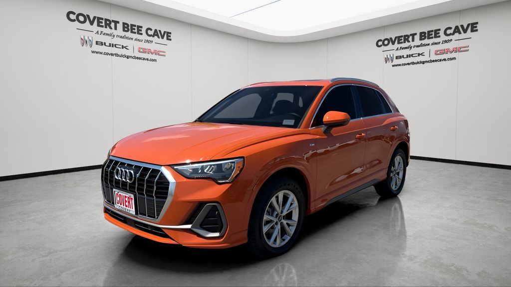 2022 Audi Q3 S line Premium 45 TFSI photo 2