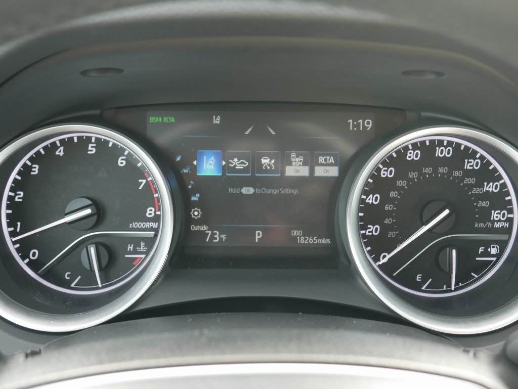 2021 Toyota Camry XLE photo 26