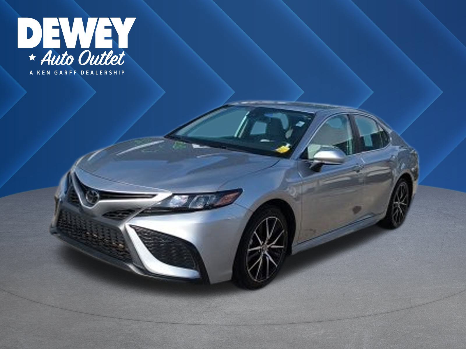 2023 Toyota Camry SE's photo