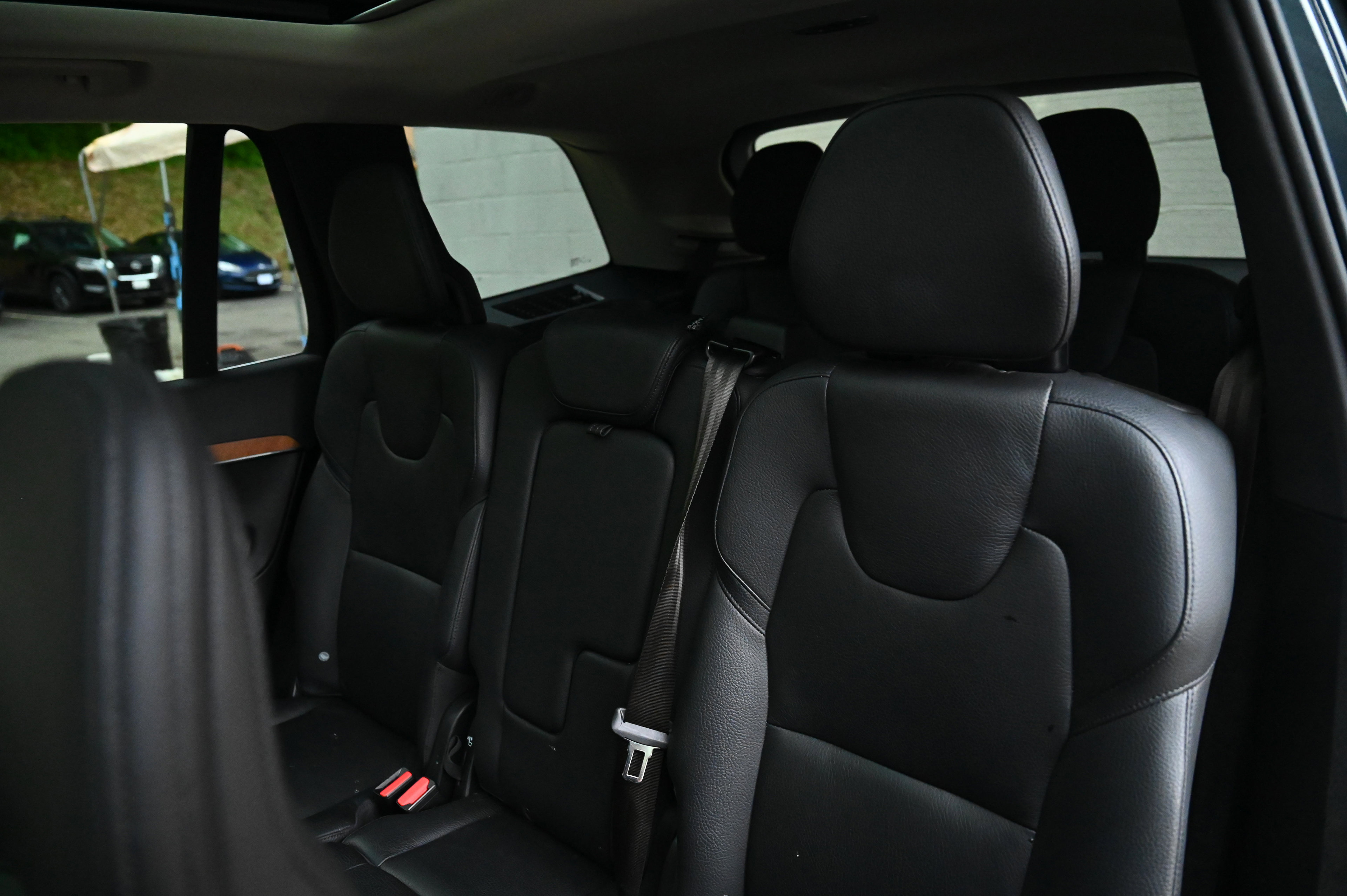 2022 Volvo XC90 T6 Momentum photo 26