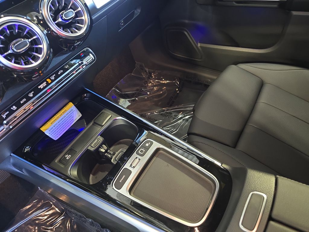 2025 Mercedes Benz GLB 250 photo 23
