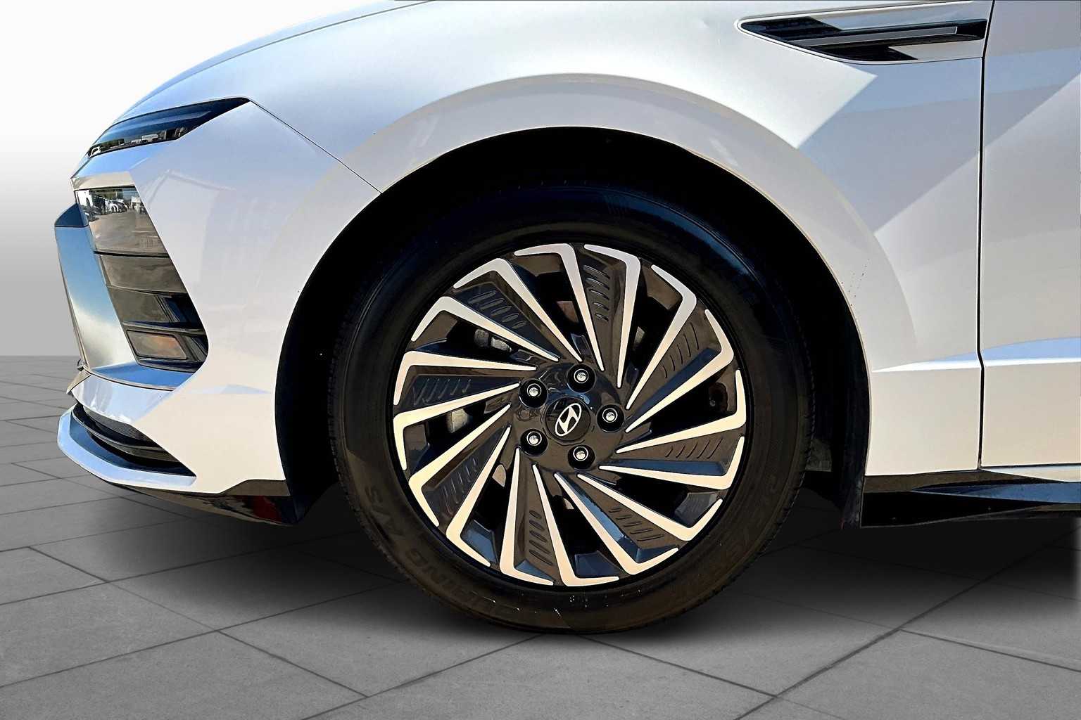 2024 Hyundai Sonata Hybrid SEL photo 9