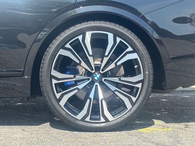2025 Bmw X7 M60i photo 3