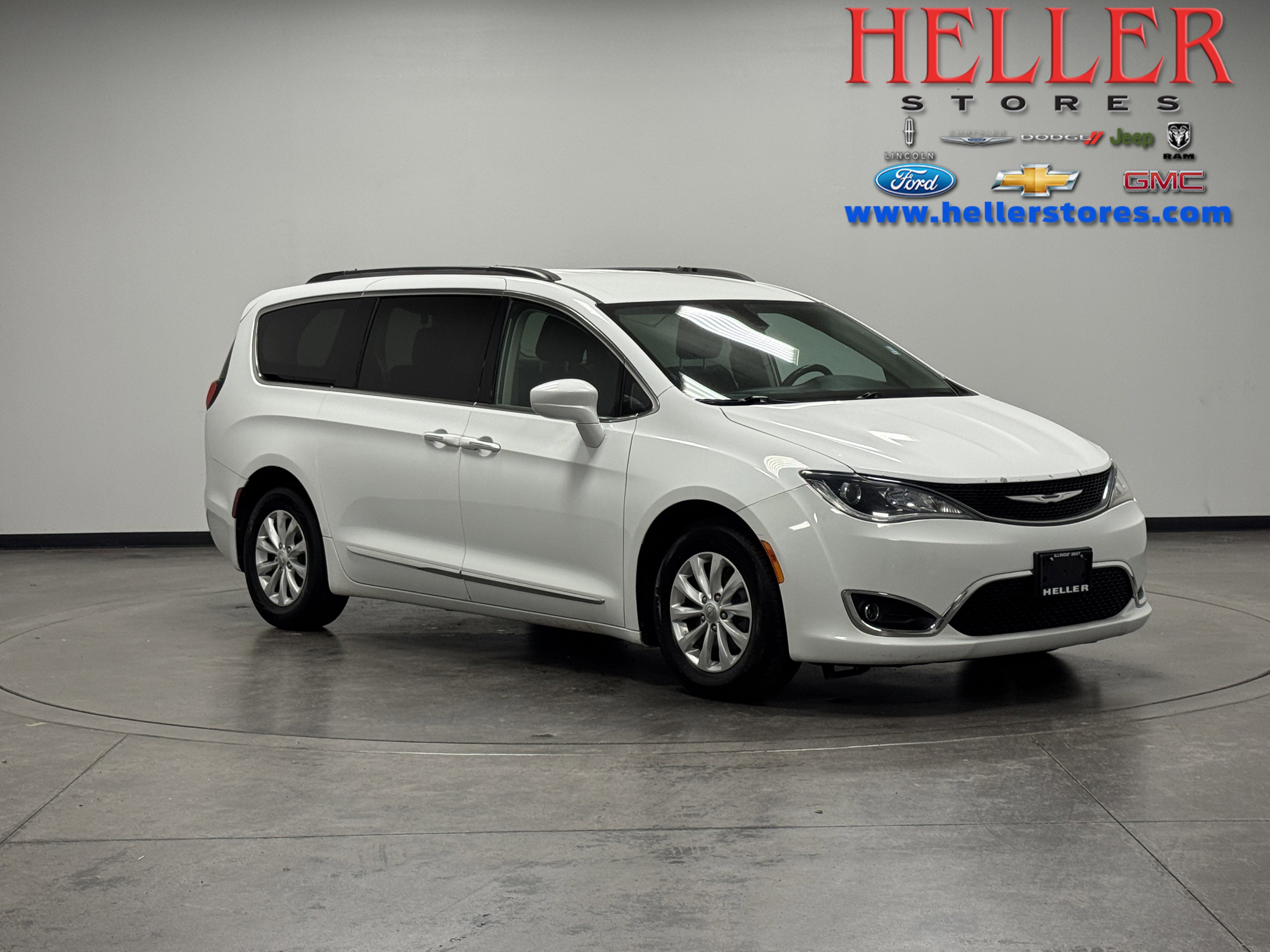 2017 Chrysler Pacifica Touring-L