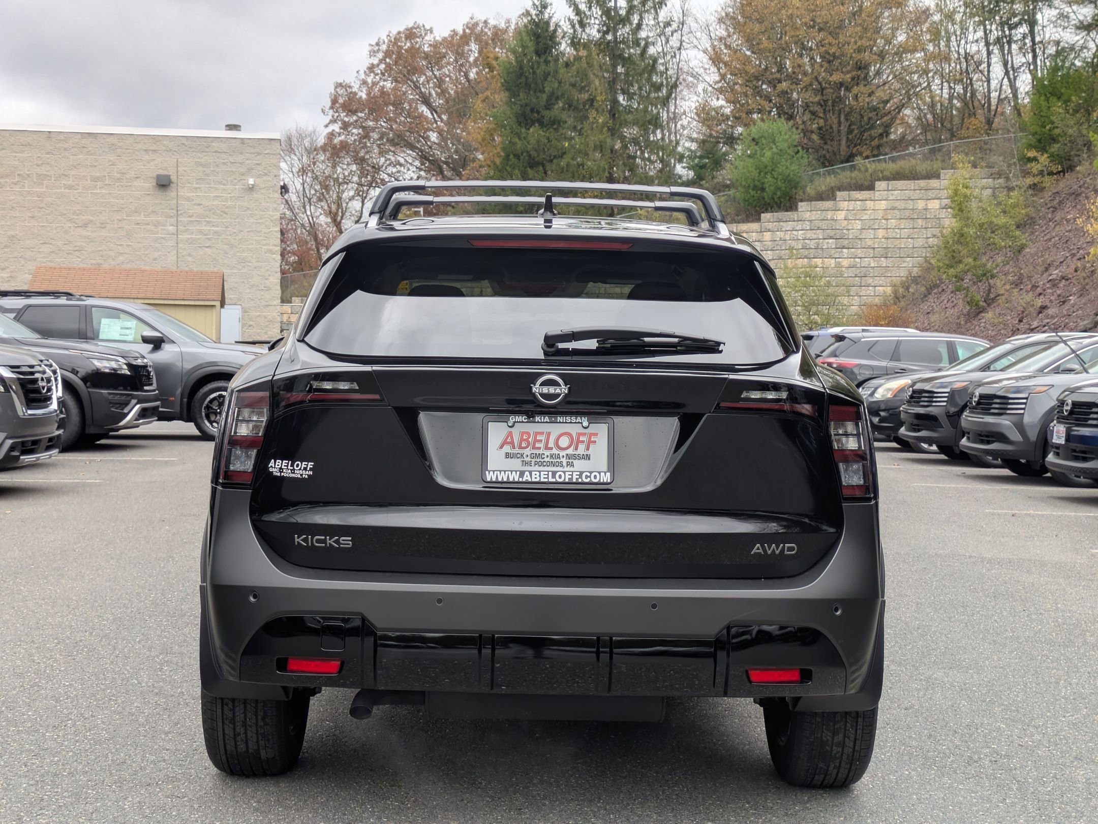 2026 Nissan Kicks SV photo 2