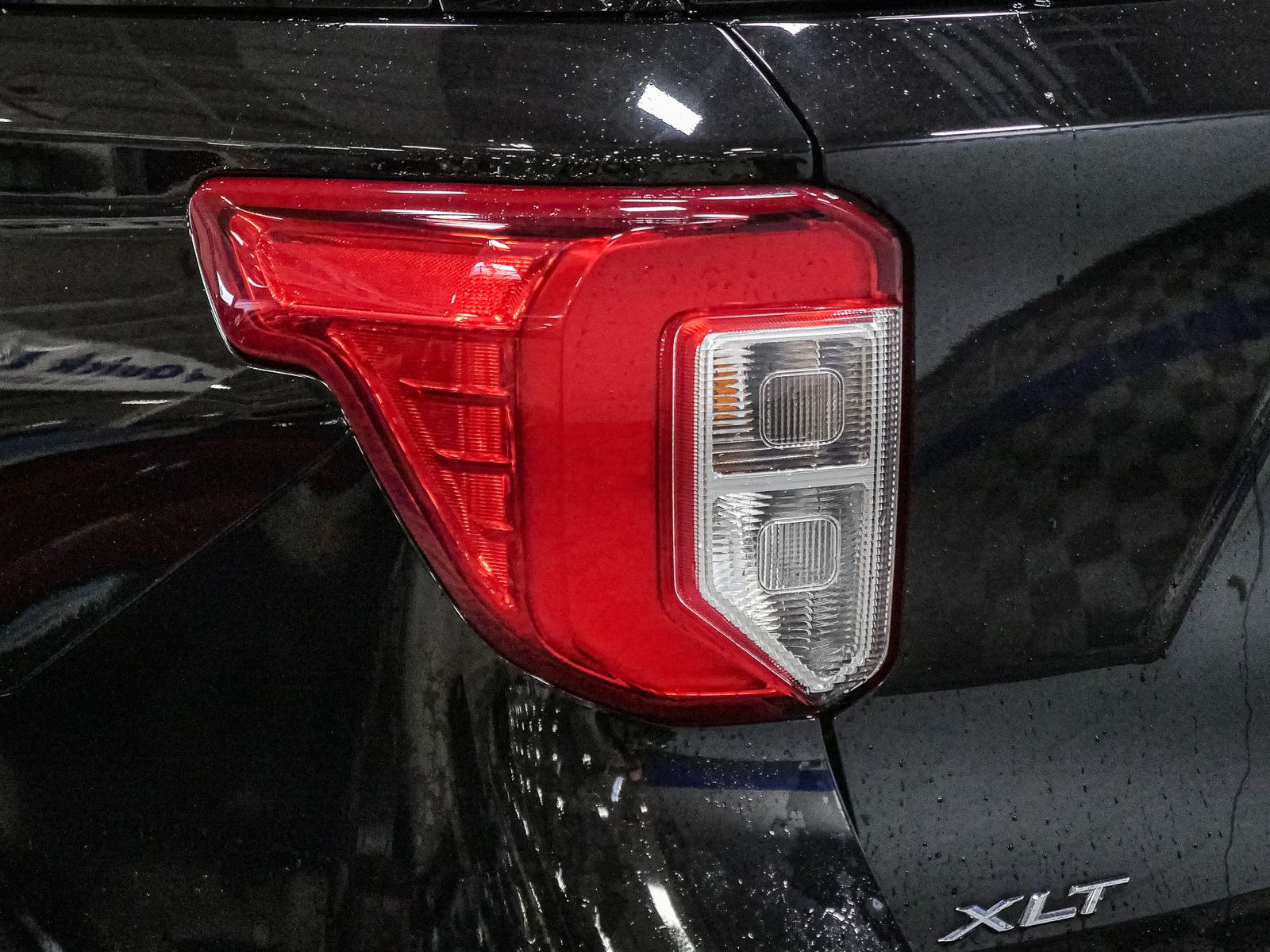 2023 Ford Explorer XLT photo 14