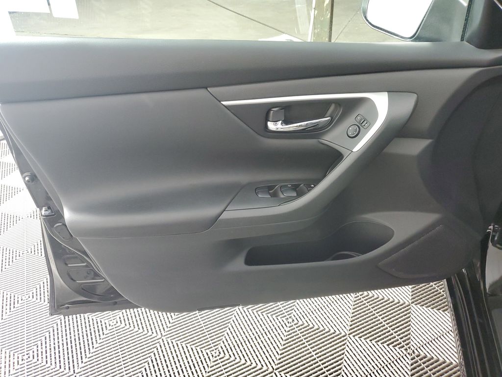 2017 Nissan Altima 2.5 S photo 25