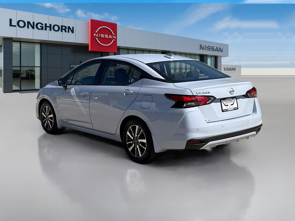 2025 Nissan Versa SV photo 4
