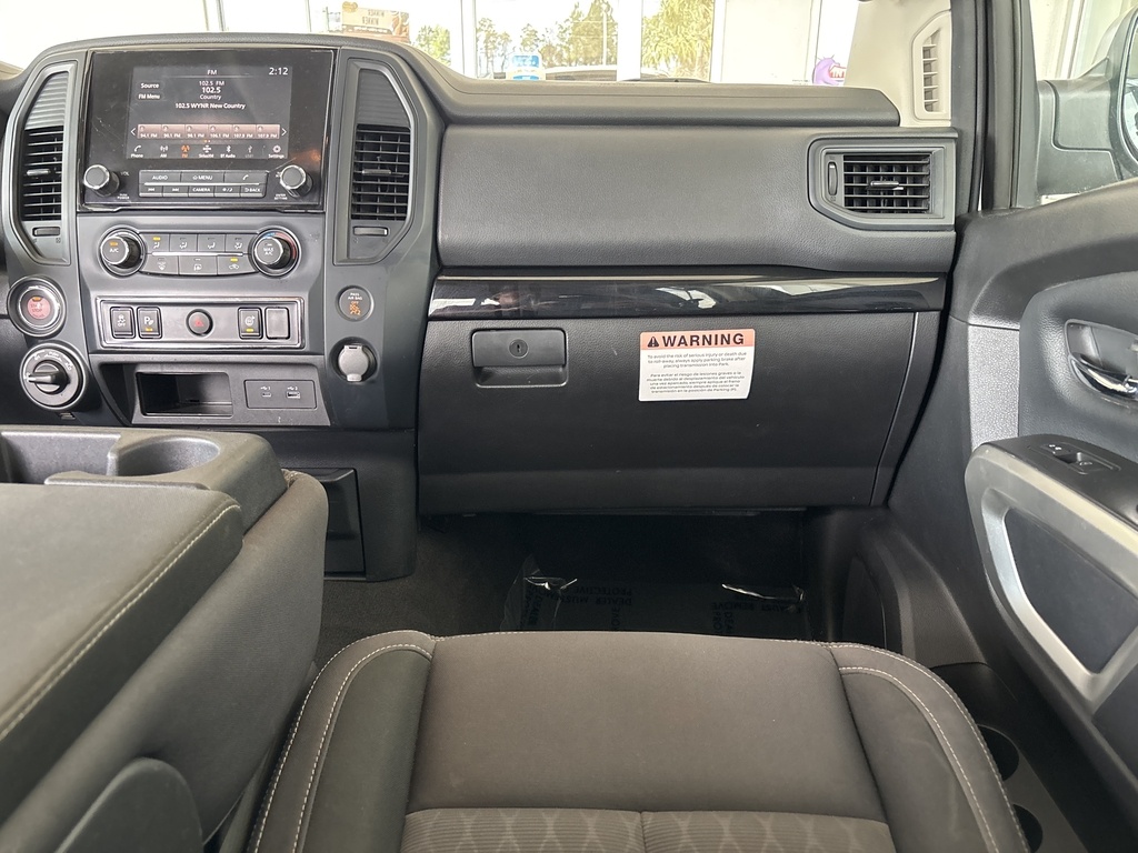 2022 Nissan Titan SV photo 18